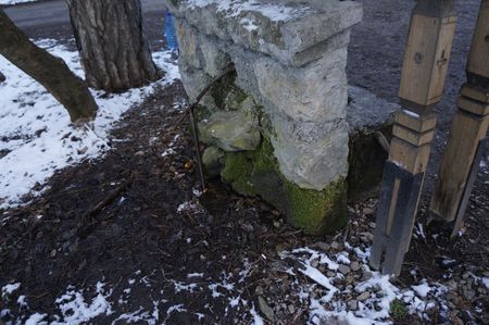 фонтан при кордоне Грушевая Поляна: вид сзади