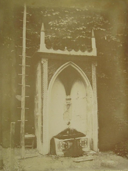 фонтан в Малом саду; фото И.Ф. Барщевского, 1888 г., фототека ГНИМА