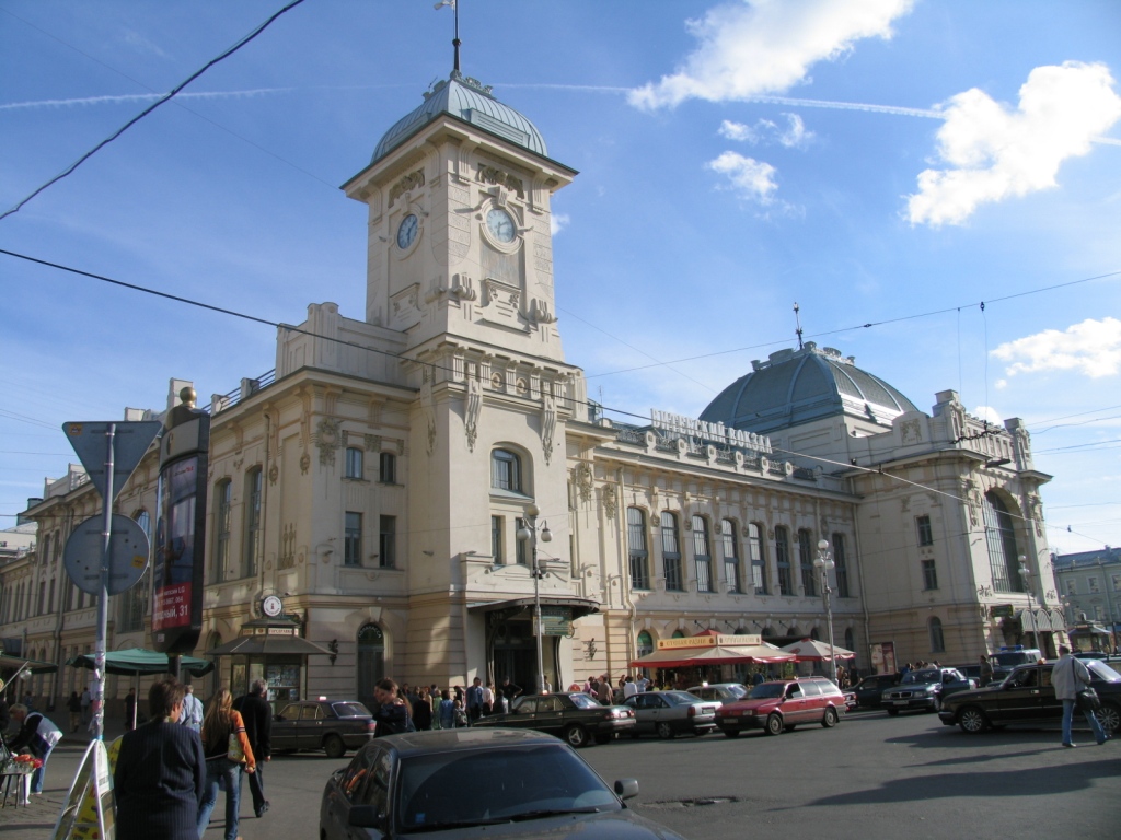 Петербург 2005. Санкт-Петербург 2005. Санкт-Петербург Витебский вокзал август 2005. Адмиралтейский район Витебский вокзал. Петербург 2005 год фото.