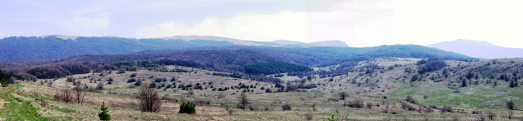 Панорама: Тирке яйла от г.Долгая до г.Замана, Сев.Демерджи и Чатыр-Даг. ©Lyolik