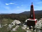 Памятник на Комсомольских скалах