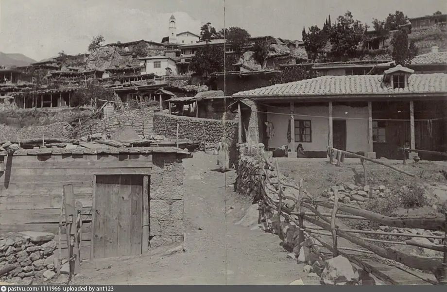 старая Гурзуфская мечеть на фотографии до 1880 г.