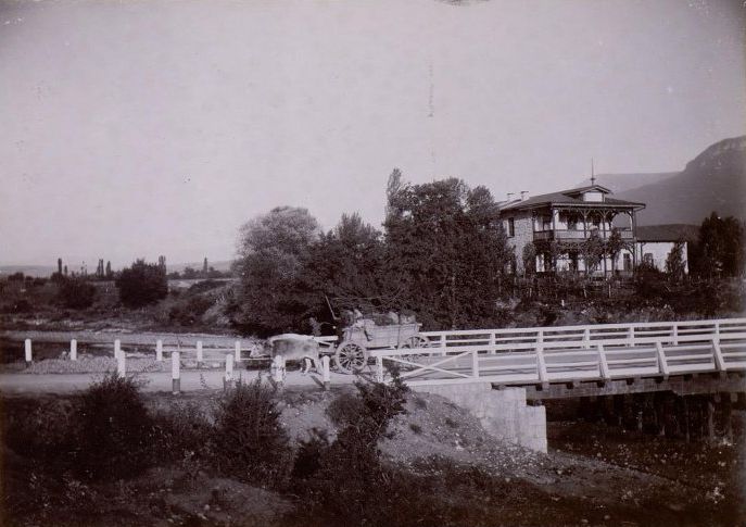 на фотографии 1896 г. запечатлён ещё старый мост через Узень-баш